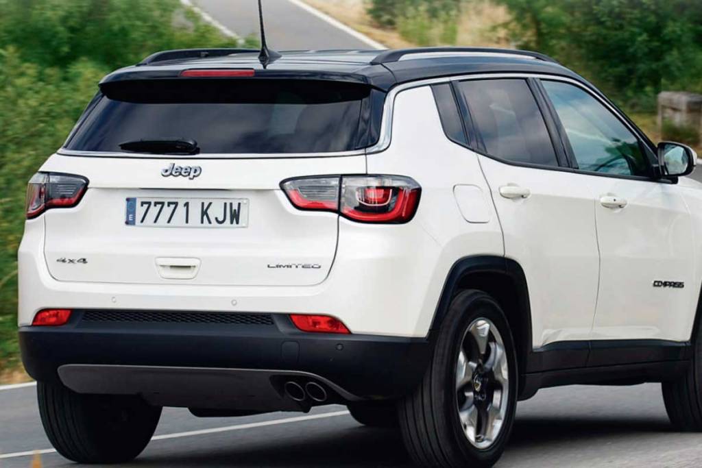 Jeep Compass vs Volkswagen Tiguan en peligro de extinción Clicacoches