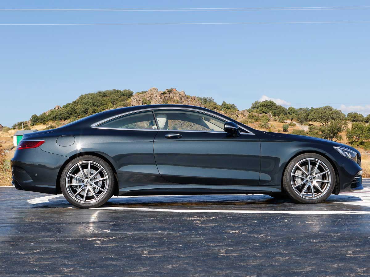 mercedes-benz s 560 coupé lateral