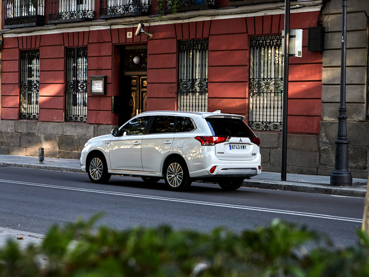Mitsubishi Outlander PHEV 2019